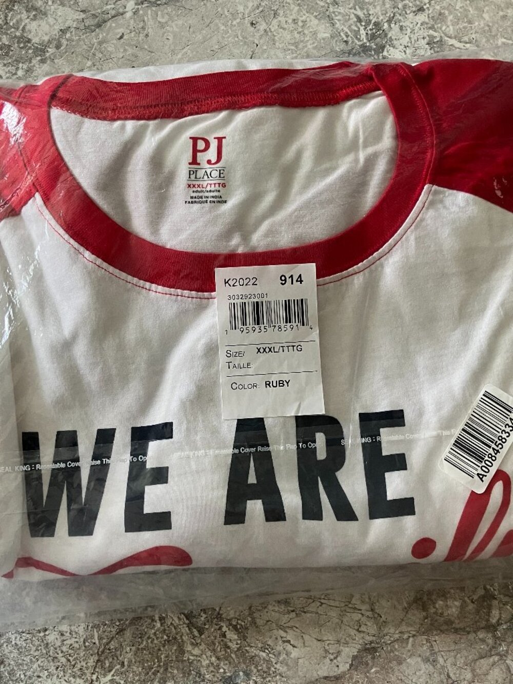 PJ Place "We are Family" Christmas Pajamas Size XXXL 3XL Adult New in Package.